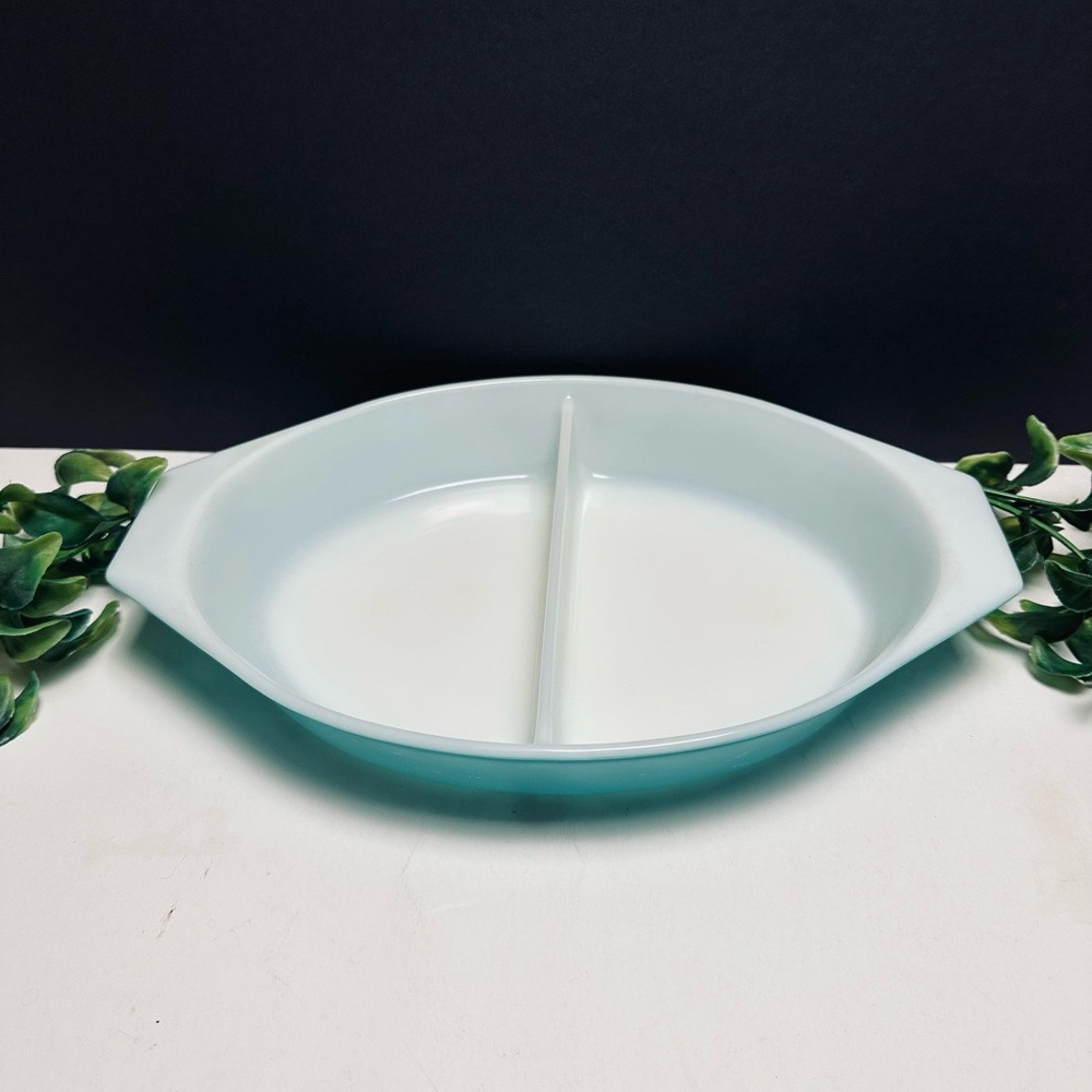 Vintage Pyrex Turquoise Oval Divided Casserole Dish 1.5 Qt Ovenware 1960’s - Picture 2 of 8